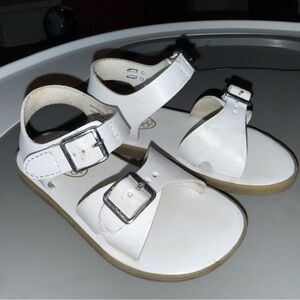 FootMates White Toddler Velcro Buckle Sandals